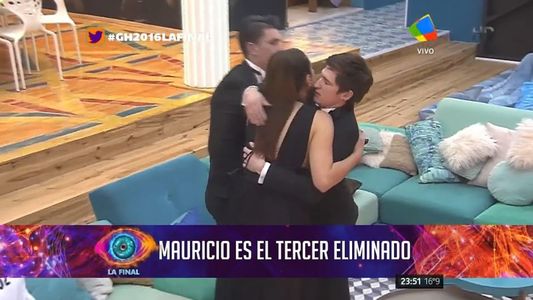 Mauricio quedó tercero y se quebró al reencontrarse con su hermanito