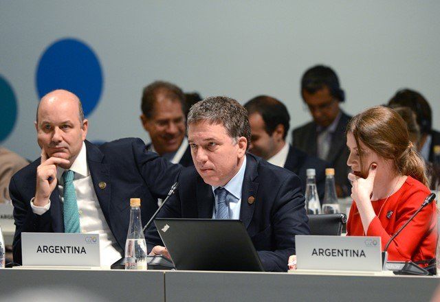 Dujovne y Sturzenegger hablaron tras la reunión del G20 y resaltaron los “beneficios del comercio internacional”