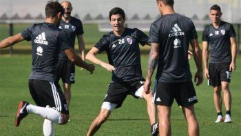 Nacho Fernández le gana la pulseada a Juanfer Quintero para ser titular en Porto Alegre