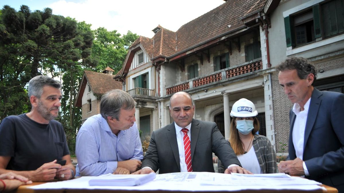 Los intendentes repasan obras con Manzur. (Foto: oficial)