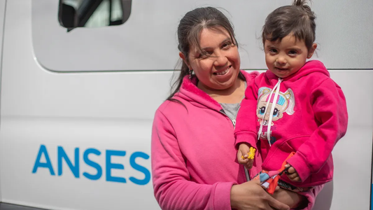 Aumento en la AUH: ¿qué cambia en febrero y cómo afecta a las familias?