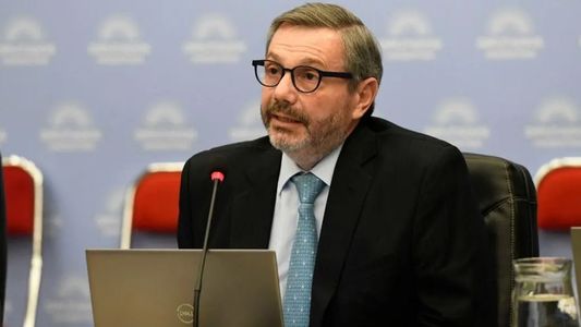 Tras la desmentida de Milei en A24, el Gobierno desplaza al titular de ANSES: quién lo reemplazará