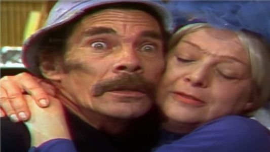 Piden cancelar al personaje de La Bruja del 71 por acosar a Don Ramón en El Chavo del 8