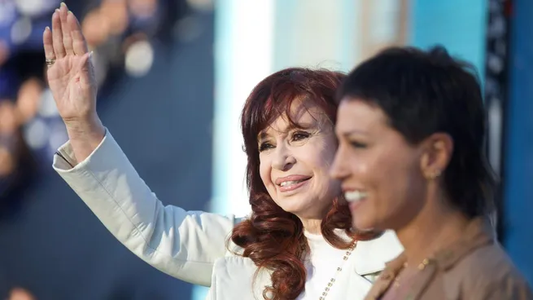 Cristina Kirchner: El Presidente debe dar un golpe de timón a esta política
