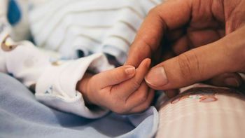 Llevaron a su bebé de 7 meses herido al hospital y terminaron presos por lo que dijeron. (Foto: archivo)