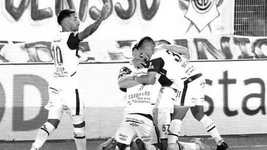 Copa Liga Profesional: Gimnasia le regaló una goleada a Maradona en el día de su cumpleaños