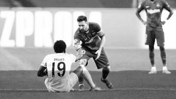 El motivo por el que Messi no quiso intercambiar la camiseta con Davies post goleada de Bayern Munich
