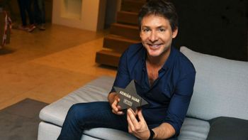 Adrián Suar distinguido por la revista Caras por su trayectoria