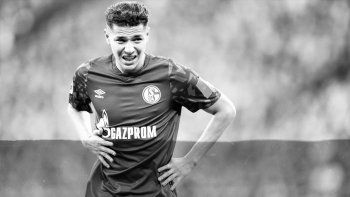 Schalke 04 sancionó a un jugador por violar la cuarentena de coronavirus