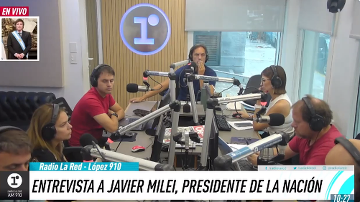 Javier Milei, en Radio La Red: Hay medios interesados en dañar al gobierno, en especial el grupo Clarín