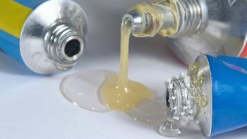 No tenía preservativo y selló sus genitales con un fuerte adhesivo