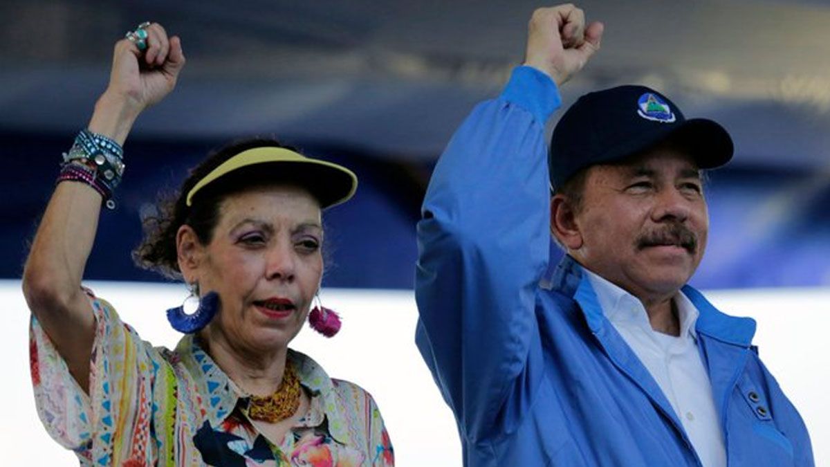 Daniel Ortega y Rosa Murillo. Esposos, presidente y vice del país y ahora, dictadores de Nicaragua. (Foto: Cuenta de X de Díaz Canel)