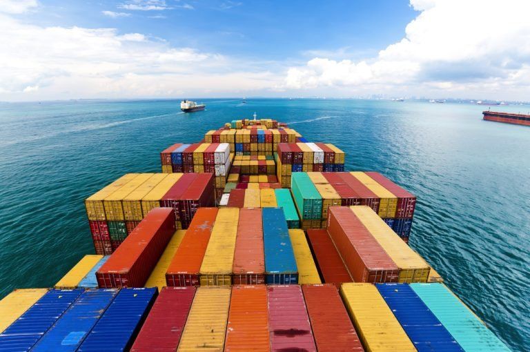 Datos de la economía: las exportaciones crecieron respecto del mismo mes del año pasado, pero también las importaciones