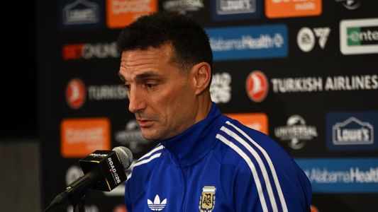 Scaloni habló en conferencia antes del debut: la situación de Dibu Martínez y el misterio del once titular ante Argelia