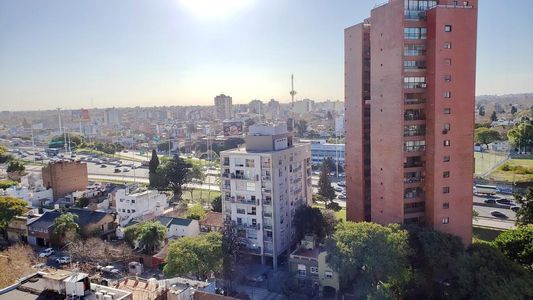 Ruido ensordecedor en Núñez: el fenómeno que preocupa a los vecinos y el edificio de la polémica