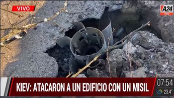 Así cayó un misil ruso en un edificio en Kiev