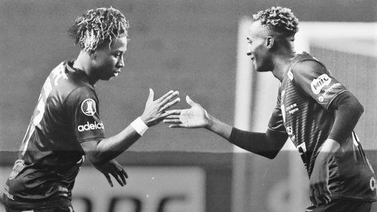 El más Preciado: el 4 de Independiente del Valle gambeteó a medio Flamengo y anotó uno de los goles del año