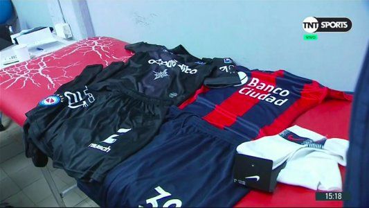 Insólito: San Lorenzo y Argentinos se atrasó una hora porque los dos equipos sólo tenían camiseta oscura
