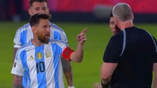 La furia de Messi y Scaloni contra el árbitro del partido ante Paraguay: ¡Caradura!