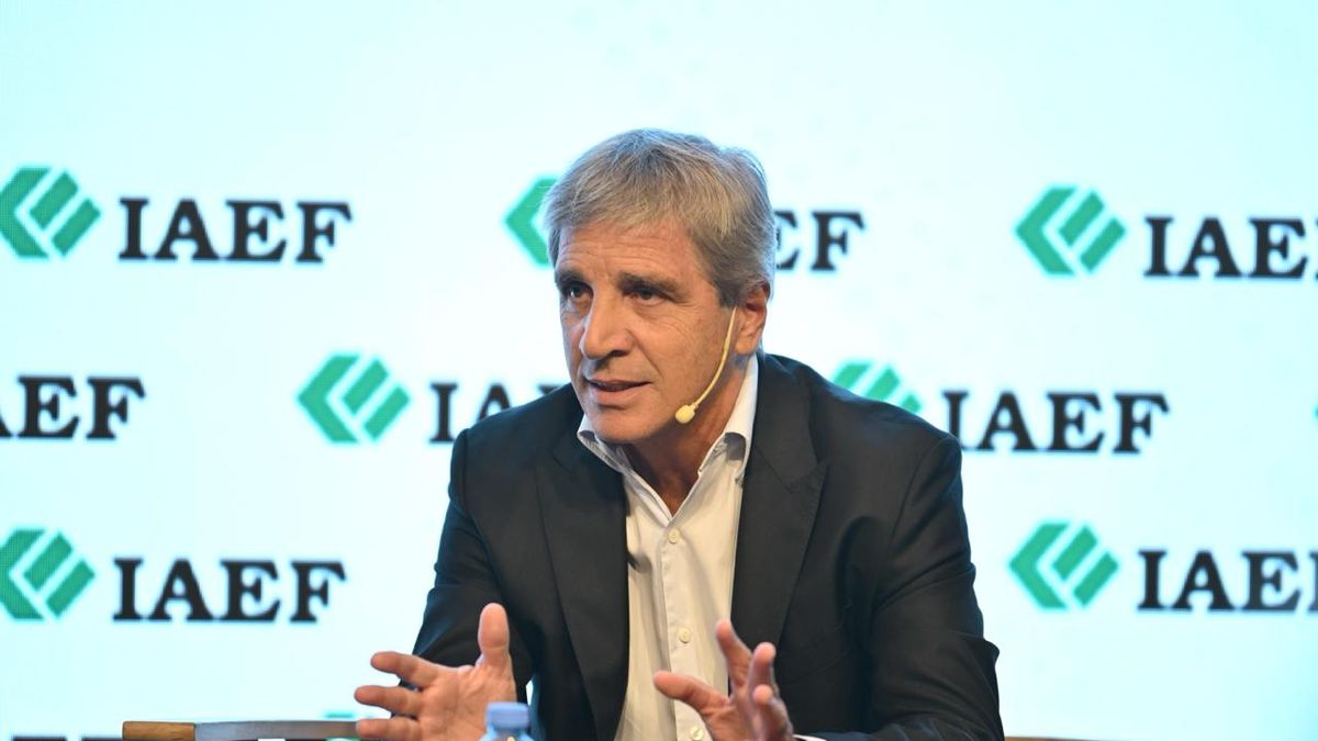 Caputo aseguró que el proceso de desinflación va a continuar y descartó recurrir a nuevo endeudamiento