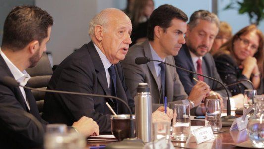 Lavagna pidió crear un Consejo Económico y Social nacional y acusó a los políticos de creerse que tienen el poder absoluto