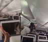 Desesperados testimonios de los pasajeros del avión que aterrizó por un ataque al piloto