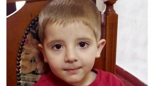 Tomás tiene 7 años, padece leucemia y su familia pide ayuda para su tratamiento