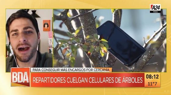 Repartidores de Amazon colgaron celulares en los árboles