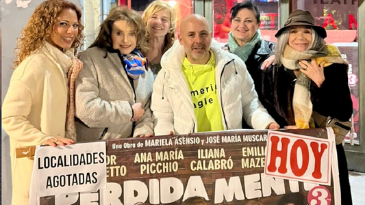 Muscari festejó junto a sus actrices de Perdidamente los 2 años de éxito