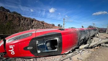 La caja negra del tren descarrilado en España revela los primeros instantes de la tragedia