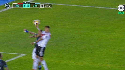 ¿Y eso? El penal que reclamó todo River, pero que Penel no cobró