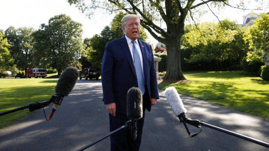 Trump aseguró que tiene rodeado a Maduro y lanzó una advertencia: Algo pasará