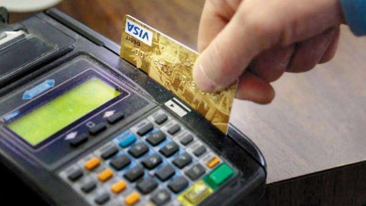 Ahora 12: El Gobierno busca ampliar el límite de las tarjetas de crédito