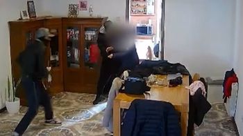 Entraron a robar y desataron una pesadilla con el palo de hockey del hijo