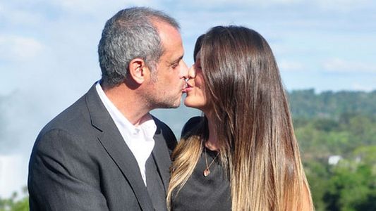 Jorge Rial llegó a Barcelona junto a Mariana Antoniale