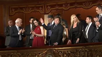 Milei va a ver ópera al Teatro Colón con una invitada especial