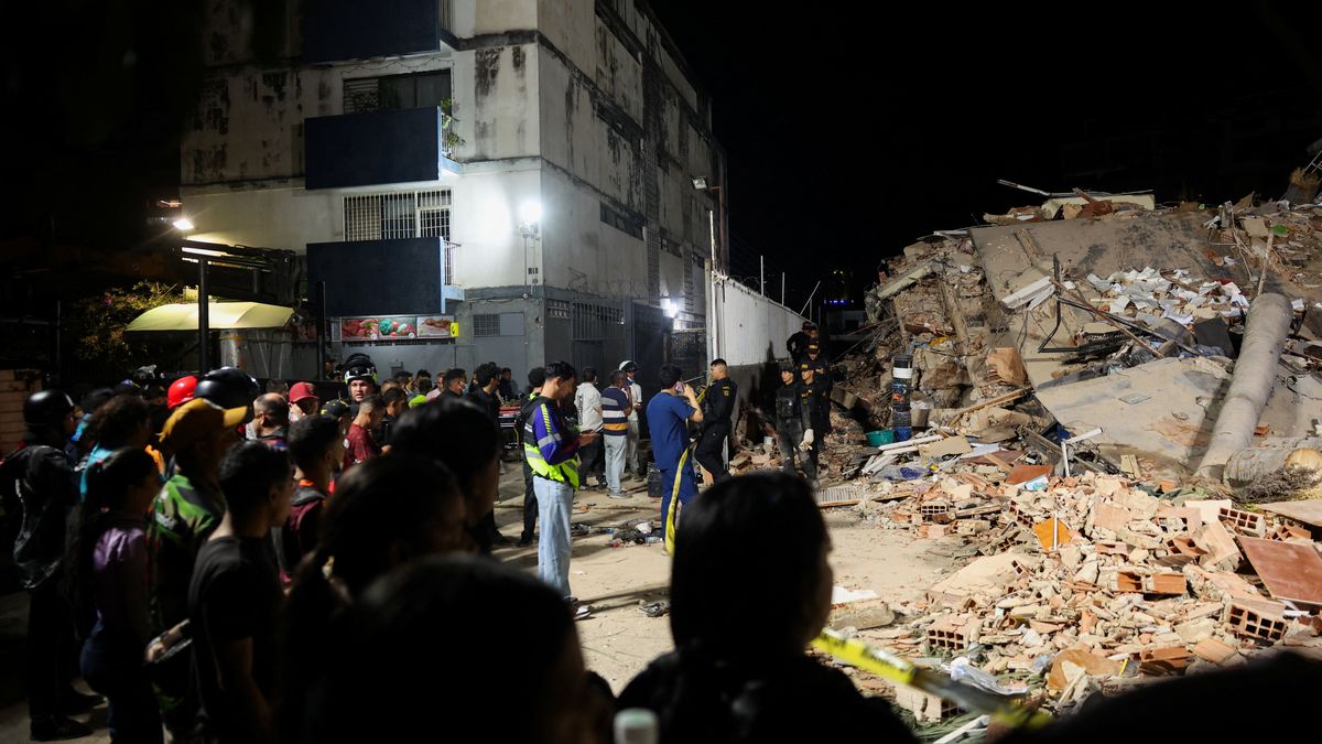 Venezuela sigue buscando sobrevivientes tras los terremotos: hay 32 muertos y más de 700 heridos