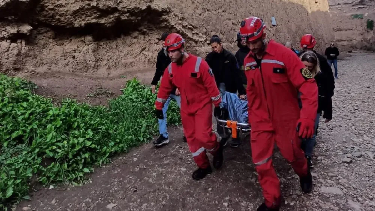 Encontraron muerto a un turista brasileño en los acantilados.