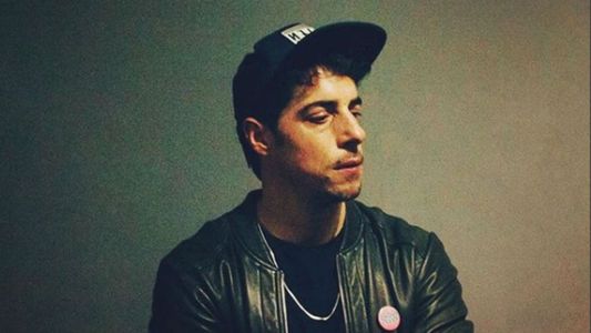 Esteban Lamothe: Si fuese mujer estaría con una ametralladora matando tipos por la calle