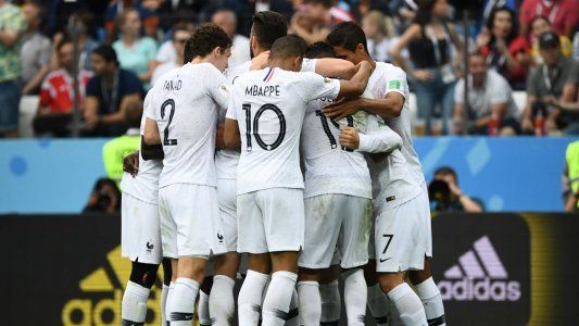 ¡Oh, la la! Francia es el primer semifinalista de la Copa del Mundo tras derrotar 2-0 a Uruguay