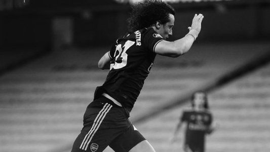 Manchester City goleó 3-0 al Arsenal pero la nota la dio David Luiz: grosero error, penal y expulsión