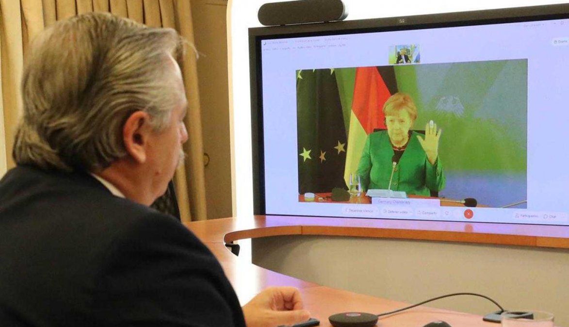 Fernández consiguió el apoyo de líderes europeos para la reestructuración de las deudas con el Club de París y el Fondo Monetario Internacional (Foto: Presidencia).