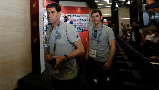 Escándalo en España: echaron al DT y designaron a Fernando Hierro como su sucesor