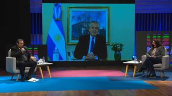 Aislado en Olivos tras su regreso de Perú, Alberto Fernández participó de un acto virtual en el CCK