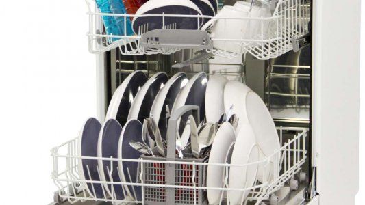 Un restaurante le sirvió a una nena un producto para lavavajillas en lugar de jugo