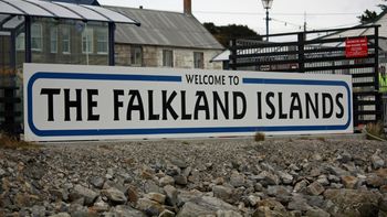 El Gobierno anunció que tiene todo listo para iniciar vuelos humanitarios a Malvinas