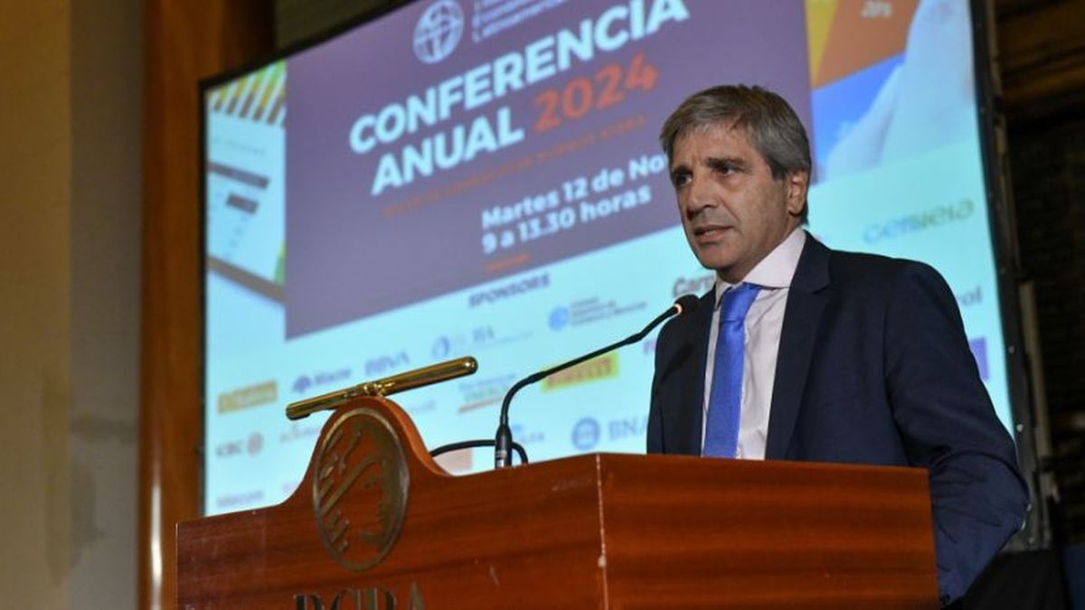 El ministro Caputo pidió a los empresarios que confíen e inviertan.