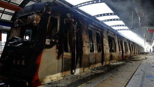 Chile: los destrozos en 118 estaciones del subte de Santiago ascienden a 380 millones de dólares
