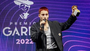 Wos ganó el Premio Gardel de Oro y fue el gran protagonista de la noche