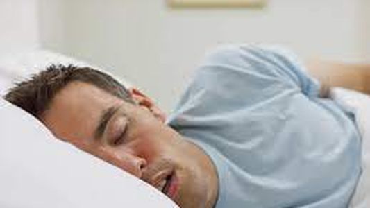 ¿Sospechás que tenés apnea del sueño pero dormís solo? Cómo descubrirlo según la ciencia